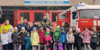 Пожарные в Королеве показали технику и научили детей вызывать экстренные службы - Regions.Ru